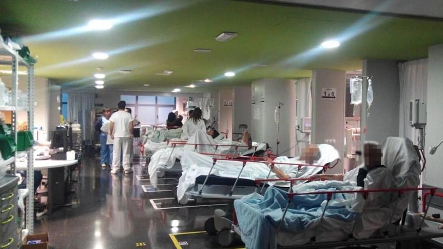 Pacientes esperan en Urgencias de Son Espases, en una foto de enero del año pasado.