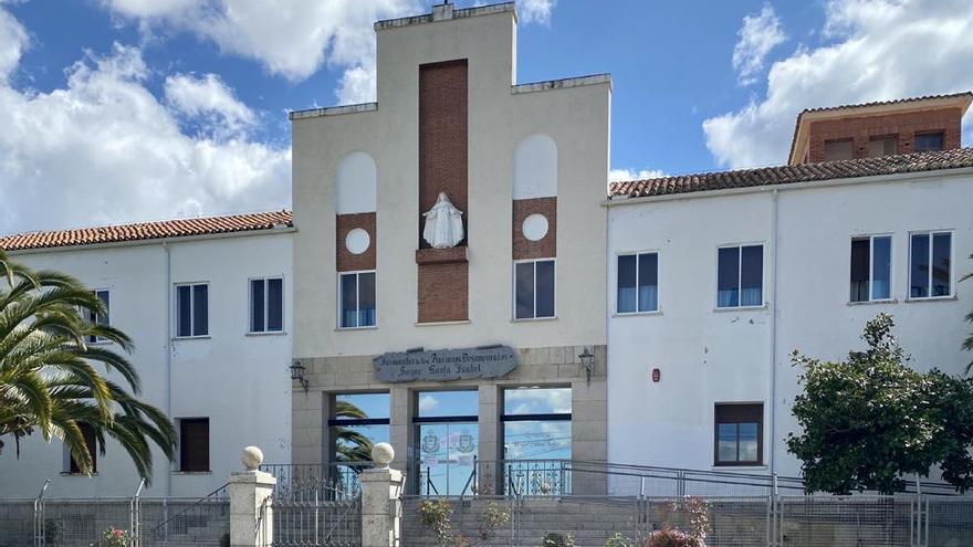 Dos residencias de mayores de Trujillo cierran las visitas