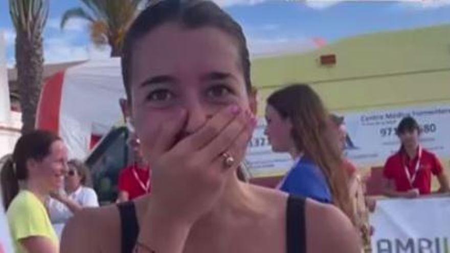 La llegada de María Monfort a la meta de la Media Maratón de Formentera