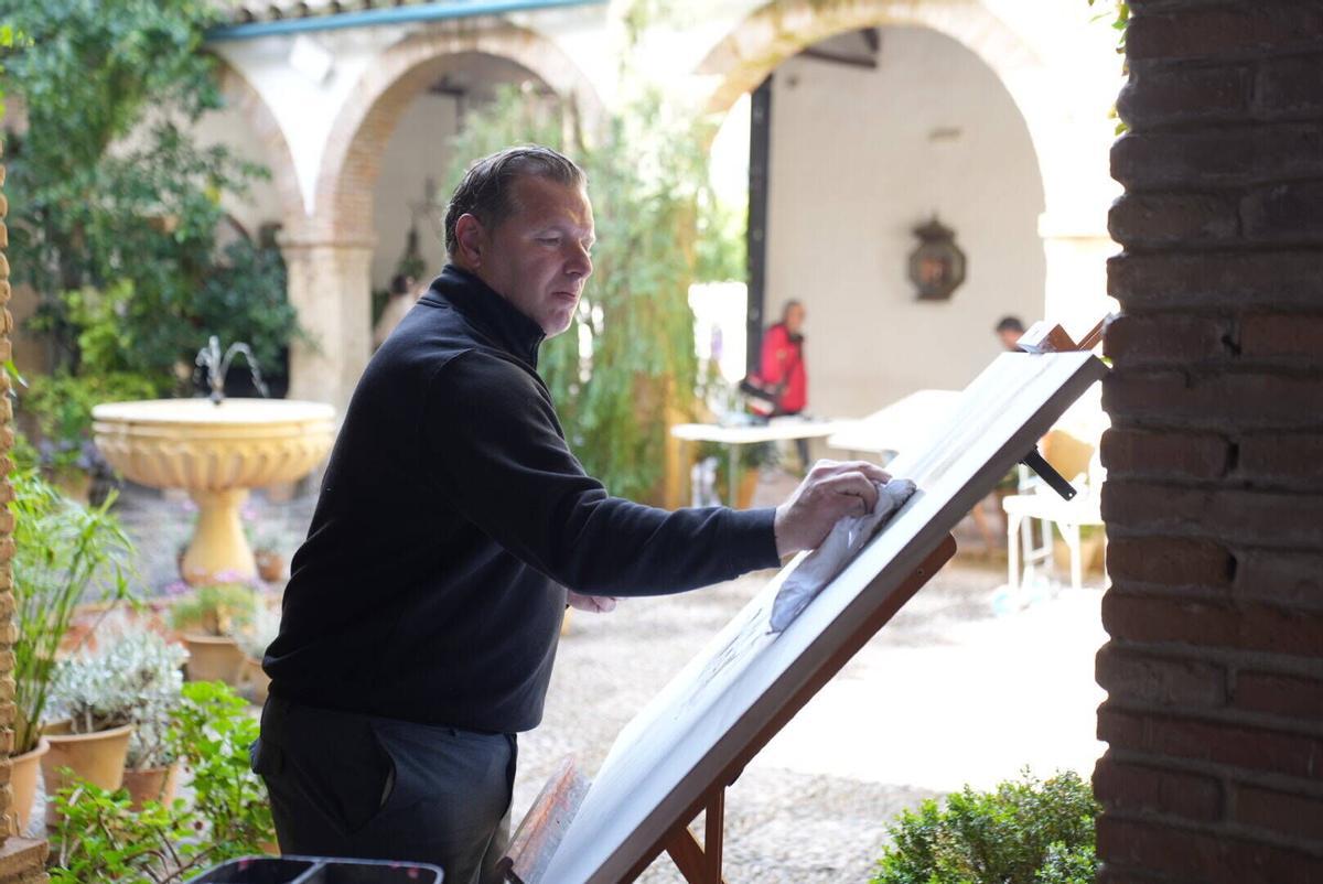 Jaime Jurado, durante el concurso de pintura rápida en el Palacio de Viana.