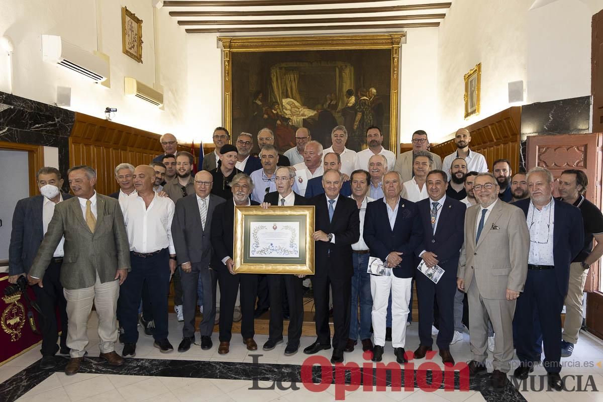 Así se ha vivido el emocionante acto del nombramiento de 'Hijo Predilecto' de Caravaca al doctor Juan Manuel Laborda