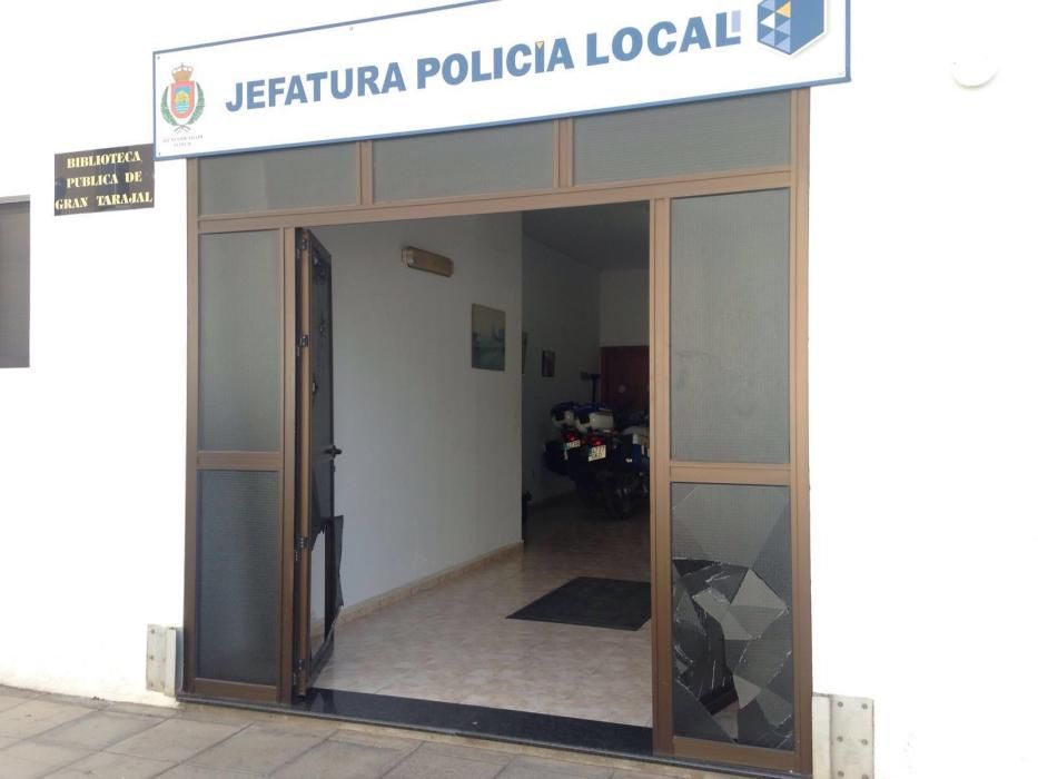 Destrozos en la Jefatura de la Policía Local de Gran Tarajal, Fuerteventura