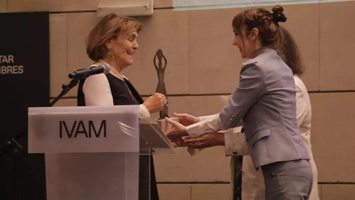 El IVAM se rinde ante el "personal lenguaje plástico" de Simone Fattal