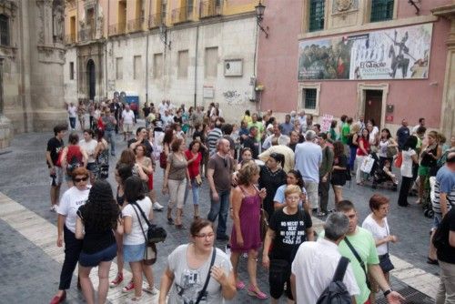 Protesta en Murcia para que no se cierre el Centro Ocupacional de Espinardo