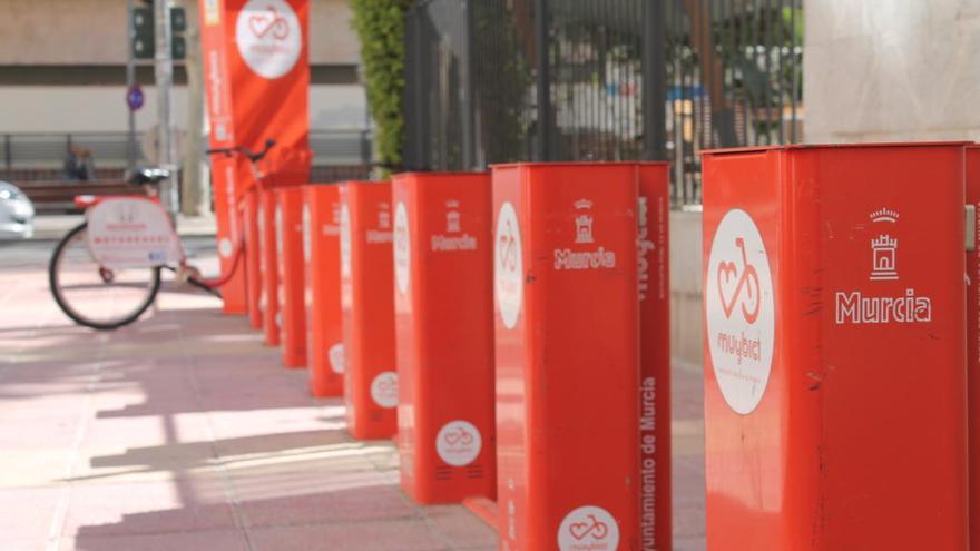 Los usuarios se han quejado de que muchas bancadas del servicio de alquiler MuyBici llevan varios días vacías.