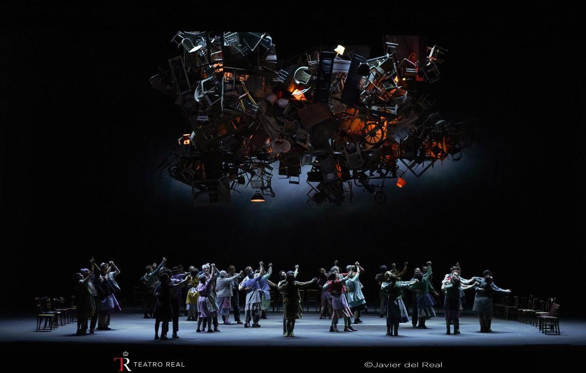 Un instante de 'La novia vendida', en el Teatro Real.