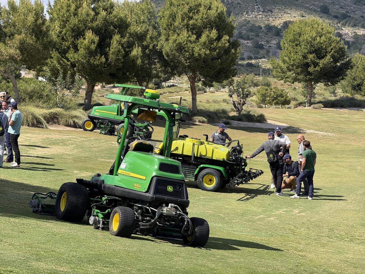 Profesionales del sector del golf participaron en la Med Zone CUP 2026 para conocer sobre el terreno las últimas innovaciones de John Deere