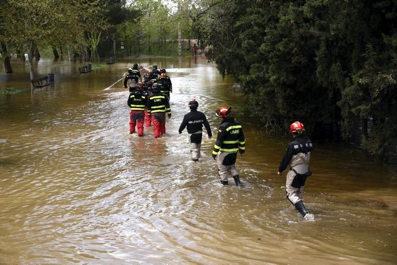 Impresionantes imágenes de la crecida del rio en Gelsa, Pinta y Quinto de Ebro