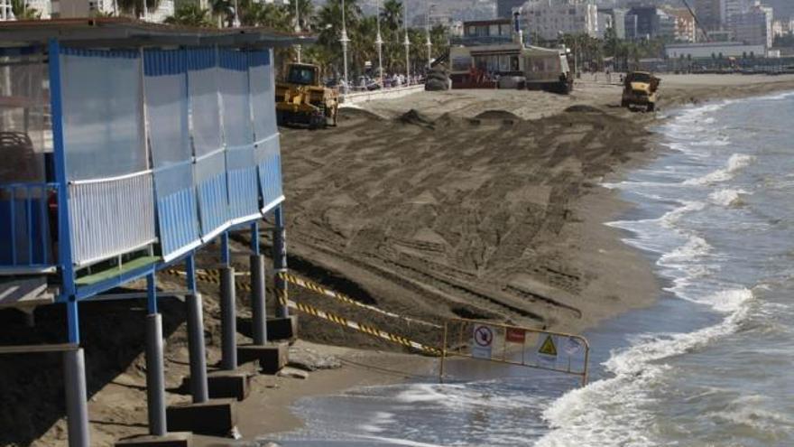 Obras de relleno en la playa de San Andrés el pasado junio.