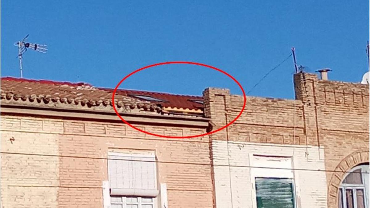Imagenes de la inspección del ayuntamiento que señala las obras ilegales en la Lonja de Pescadores, en Eugenia Viñes