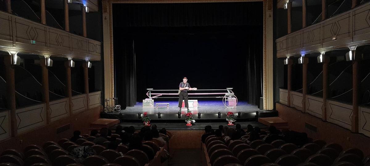 El público disfruta de un espectáculo en el Teatro Fundos Latorre.