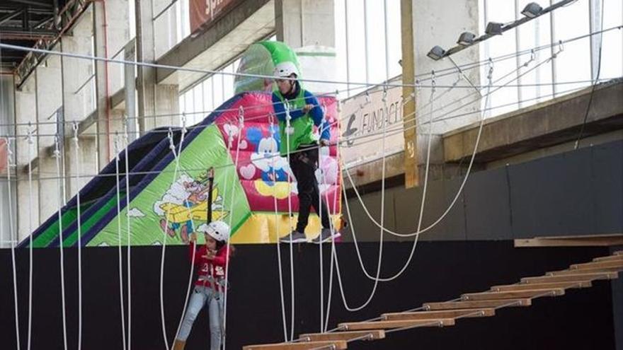 Dos niños se divierten en Iberocio durante la edición del 2019.