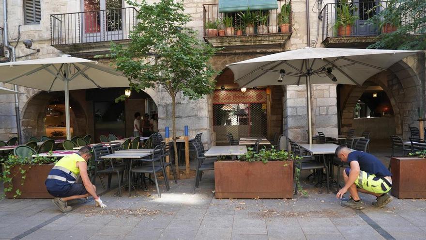 L'Ajuntament de Girona executa la reducció de terrasses a la Rambla per ordenar l'espai públic
