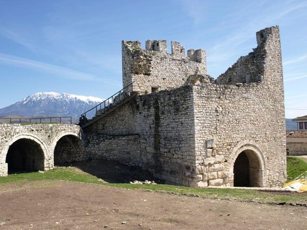 Torre de defensa del castillo de Berat.