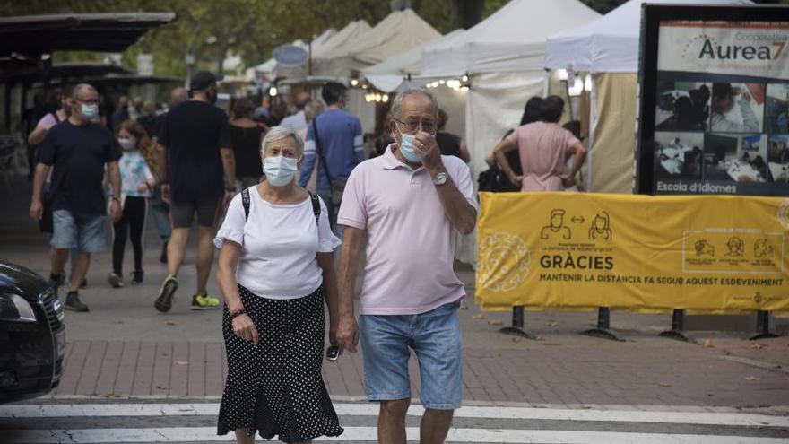 La 1a Fira de Setembre arrenca amb els paradistes contents de ser-hi i la pluja com a convidada intermitent