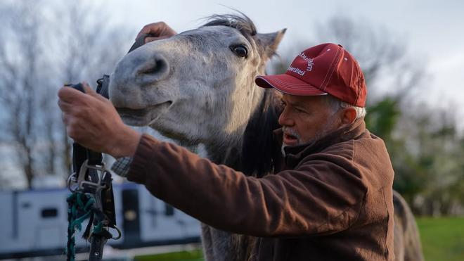 Así ha sido el viaje de un extremeño a La Meca a caballo