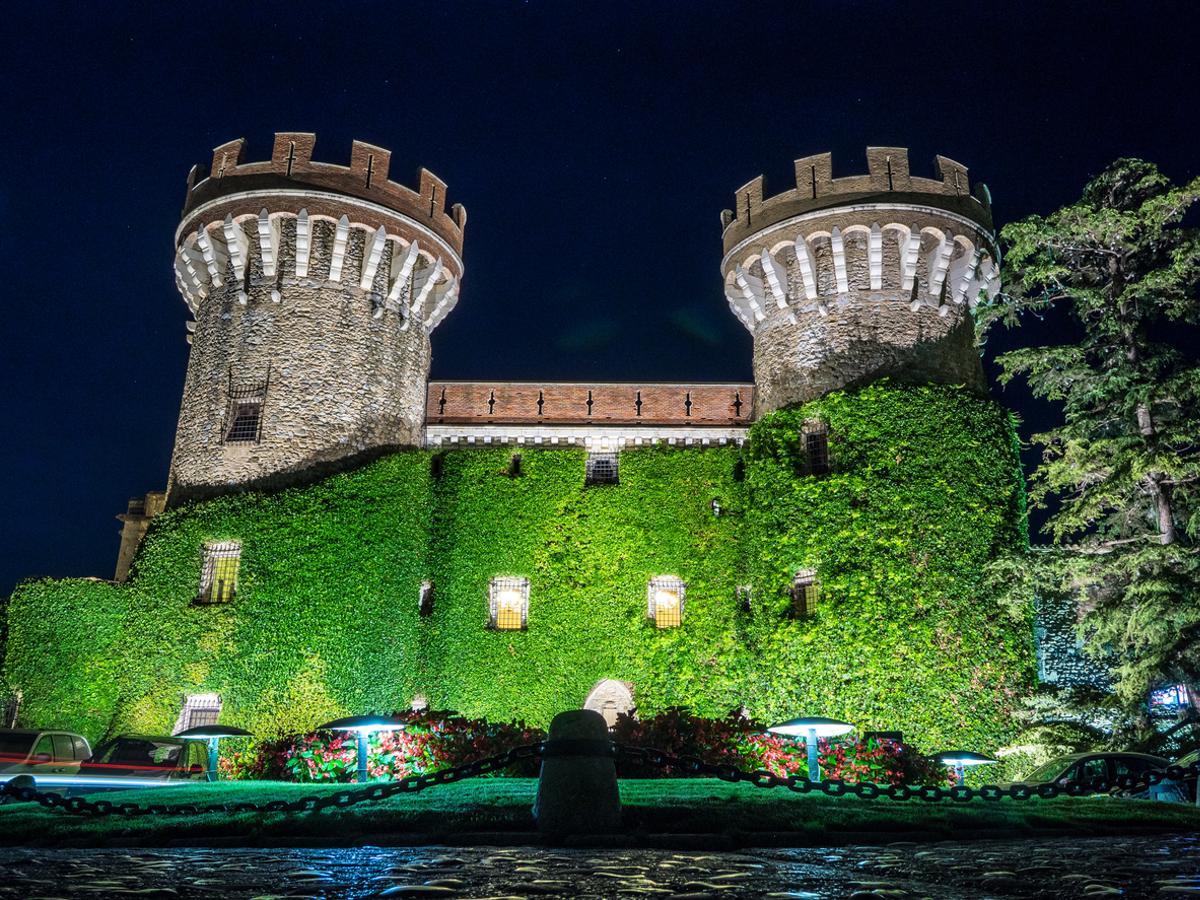 El Castillo de Peralada de noche