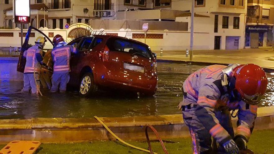 Un conductor se empotra en una rotonda tras eludir un control en Castellón