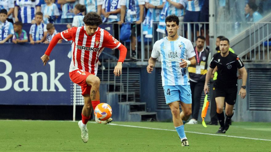 EN IMÁGENES: Ambientazo en el Málaga-Sporting disputado en La Rosaleda