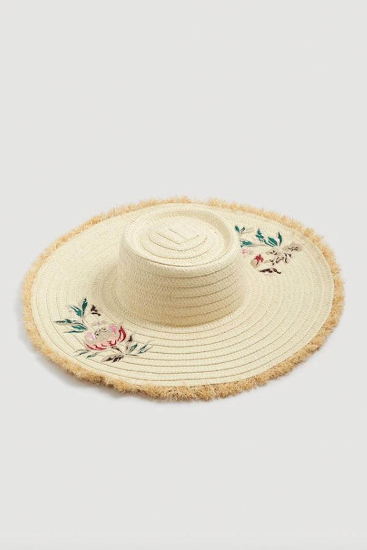 Sombrero de paja con bordados