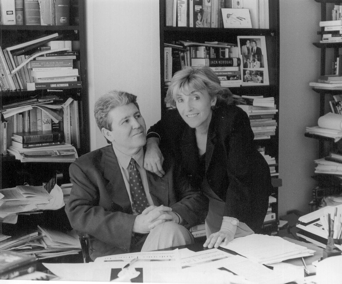 Jorge Herralde y Lalin Gubern en 1997 en la antigua sede de Anagrama en Pedro de la Creu. Jorge Herralde y Lalin Gubern en 1997 en la antigua sede de Anagrama en Pedro de la Creu.