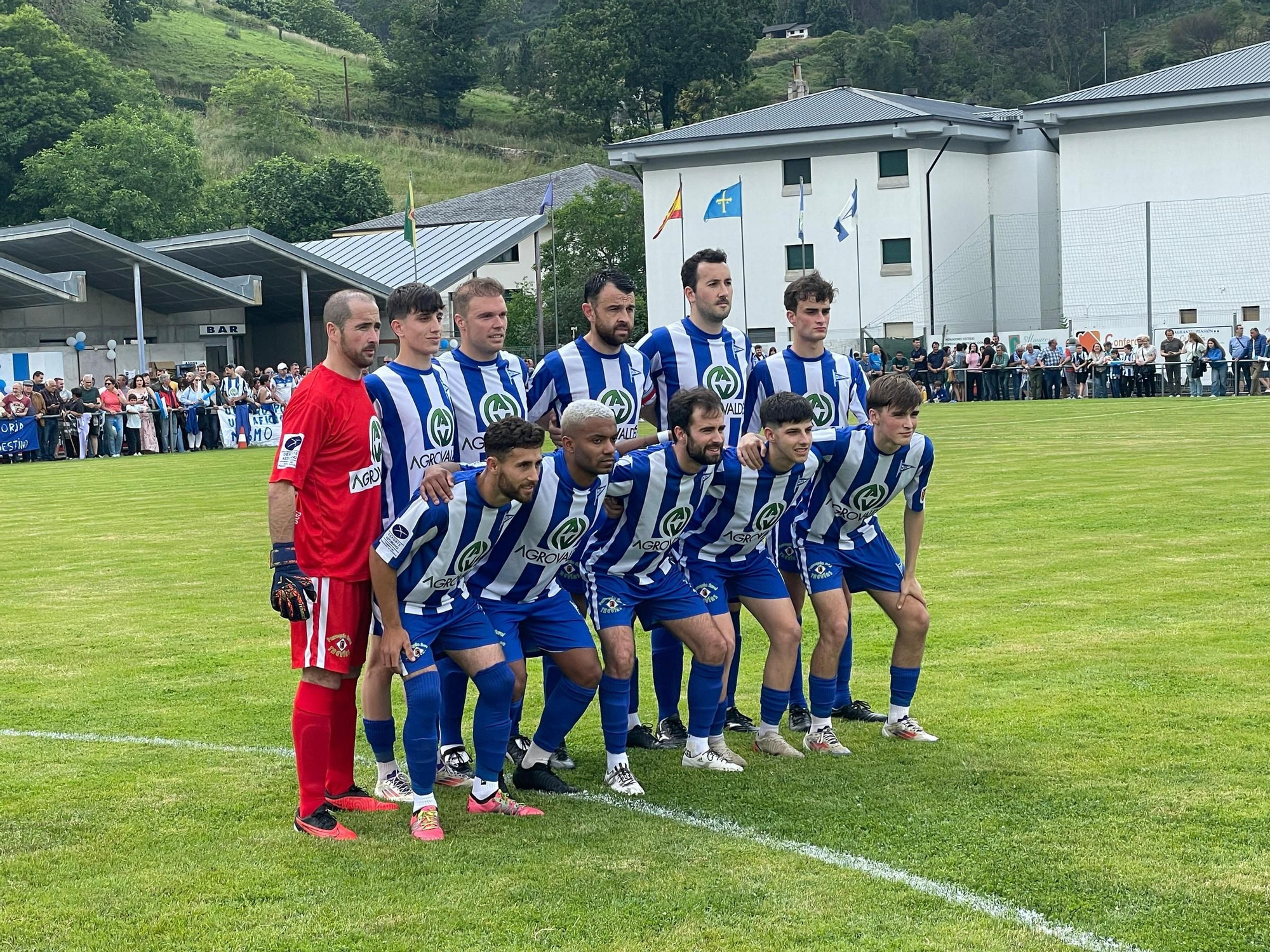 En imágenes: Así fue el duelo entre el Treviense y el Cornellana por un puesto en segunda