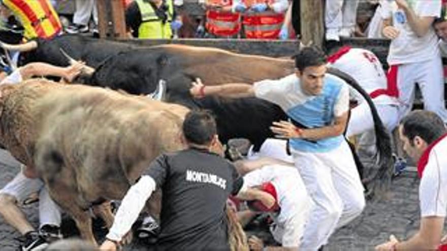 Primer encierro limpio y rápido con los toros de Fuente Ymbro