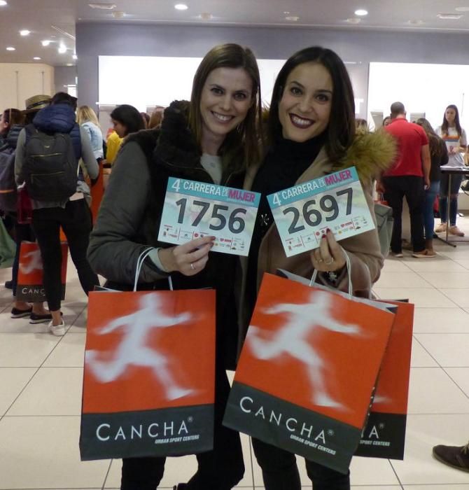 Recogida de dorsales en el Thader para la IV Carrera de la Mujer (Tarde)