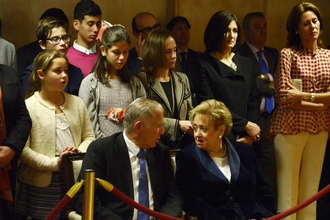 El canario Ángel García recibe la Orden al Mérito Civil