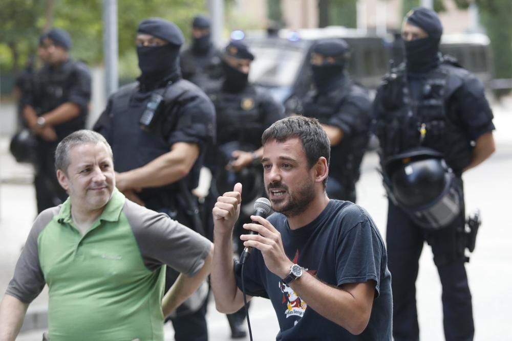 L''assemblea de joves i la CUP celebren actes antimonàrquics a Girona