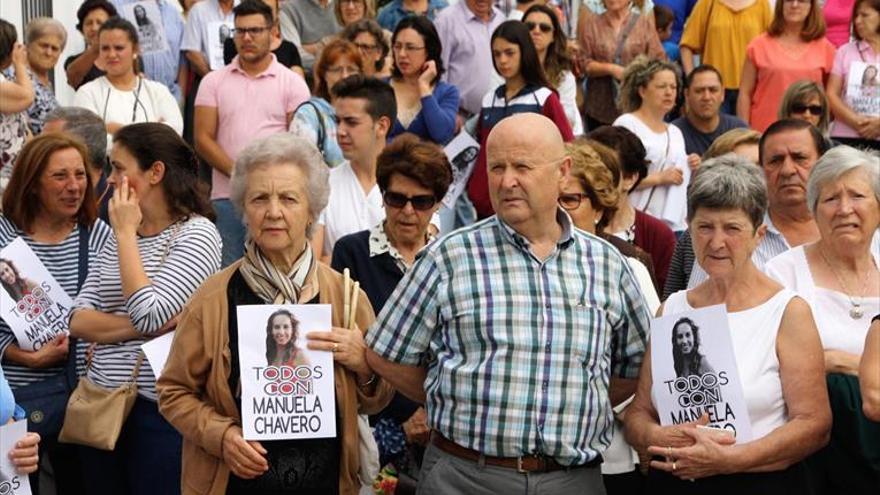 Ciudadanos e instituciones arropan a la familia de la desaparecida Chavero