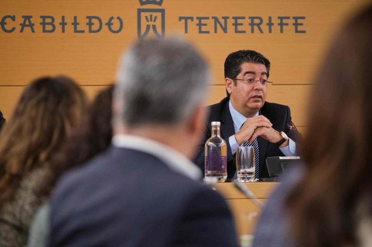 Pleno extraordinario y urgente del Cabildo de Tenerife Pleno extraordinario y urgente del Cabildo de Tenerife