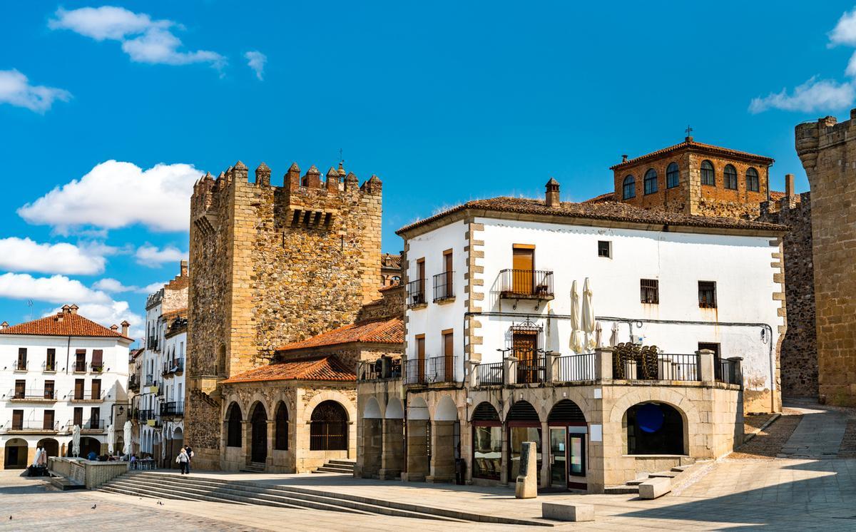 La Torre de Bujaco en la Plaza Mayor de Cáceres