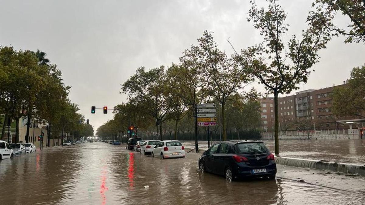 Inundación en Aldaia provocada por el desbordamiento del barranc de La Saleta.