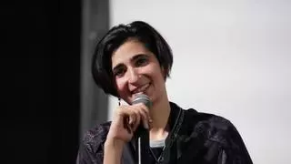 Alba Flores emociona a las presas de Wad Ras en una presentación del documental 'Flores para Antonio'
