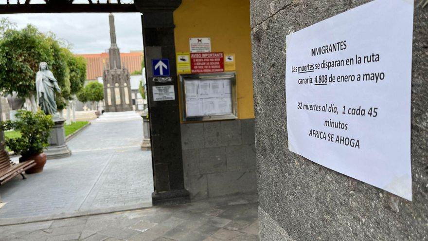 Colocan pasquines en distintos cementerios de Canarias denunciando las muertes en la ruta canaria