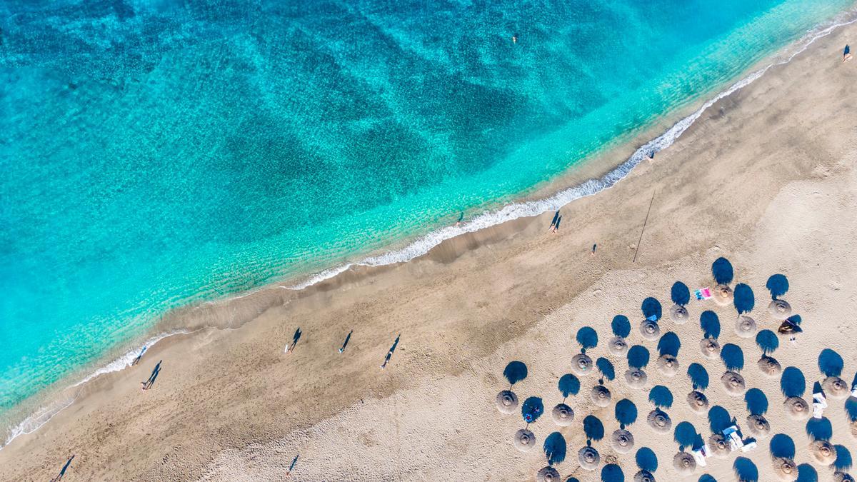 Descubre la joya del Sur de Tenerife: Un paraíso de sol, playa y experiencias únicas