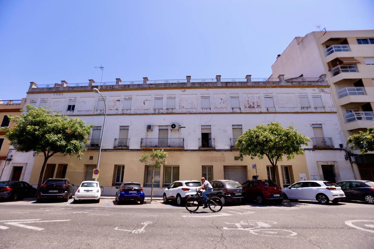 Córdoba. Plaza Colon 30 y 31. Futuro Hotel