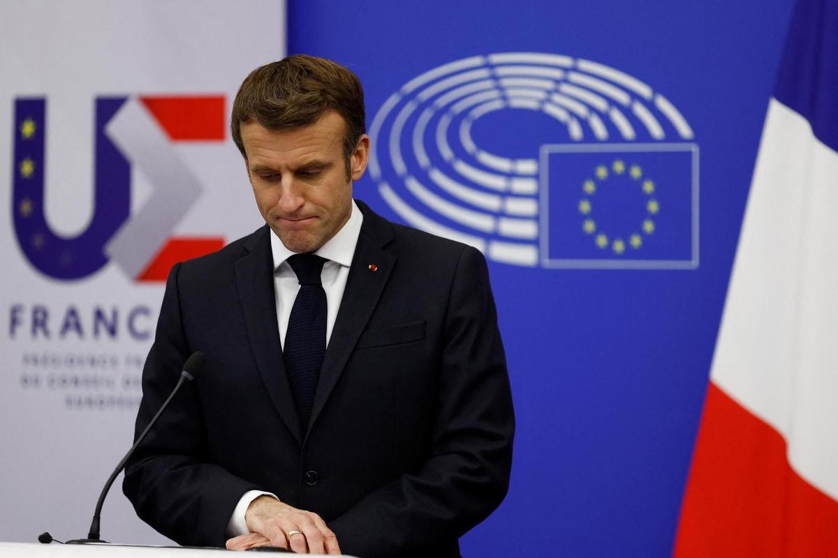 Macron plantea a Europa un diálogo exigente con Moscú