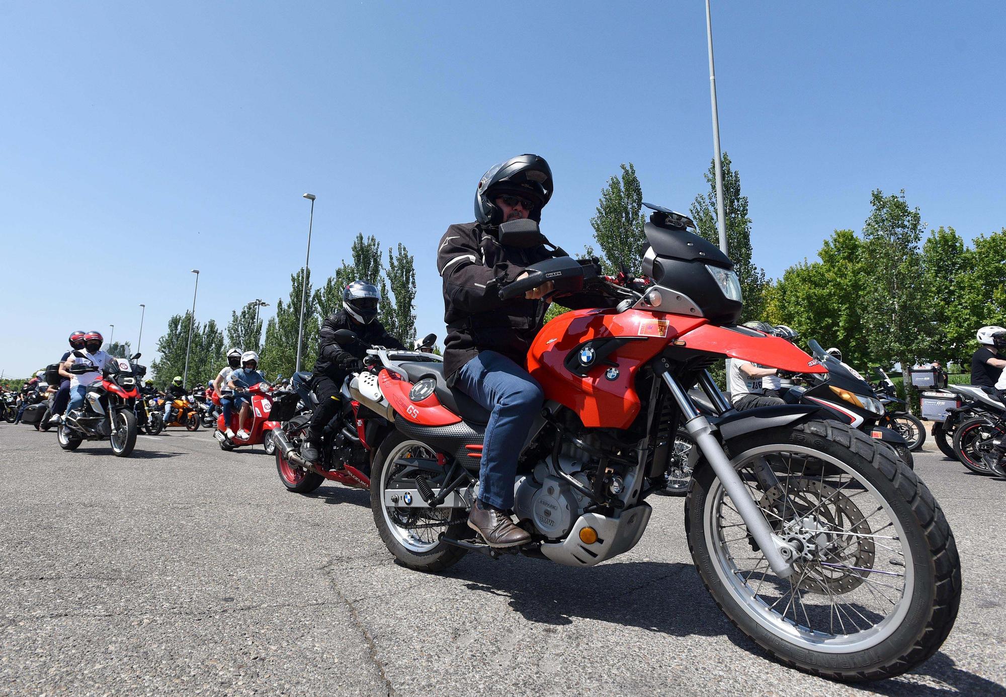 Concentración de motos para protestar por los peajes a las autovías