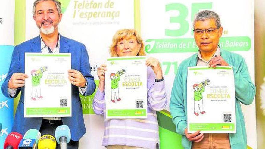 Diego Riera, de Acción Social CaixaBank, Maria Nadal y Lino Salas.  | DM