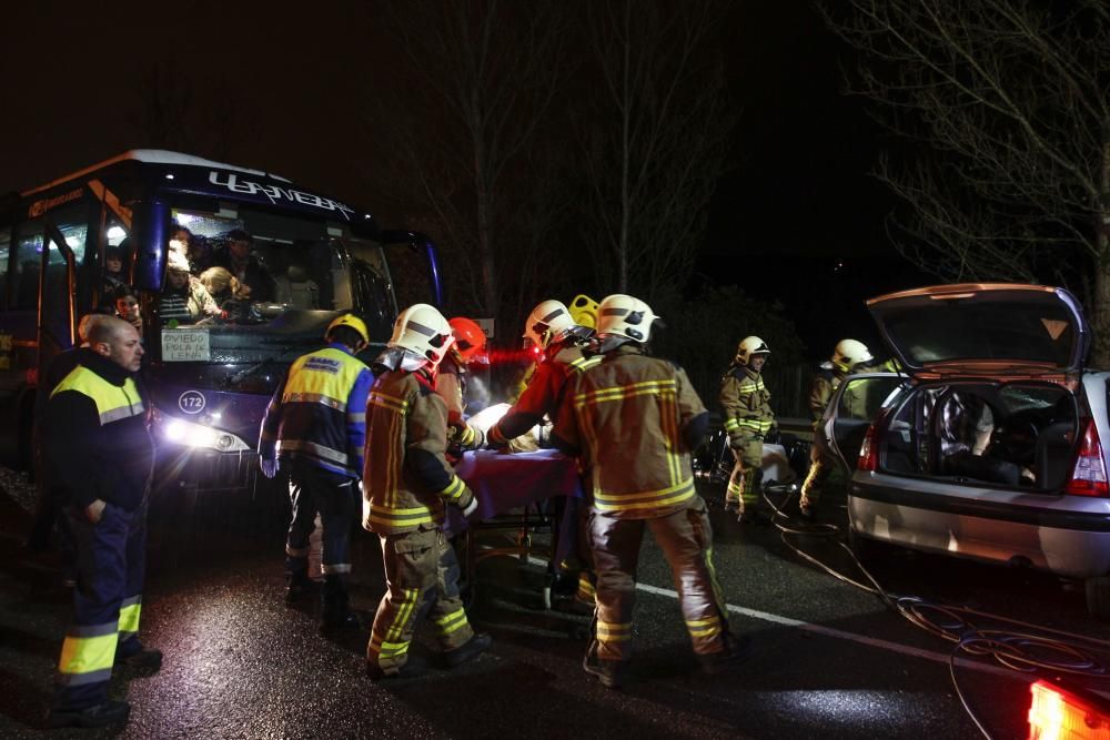 Una herida grave en un accidente de tráfico a la salida del Centro Médico