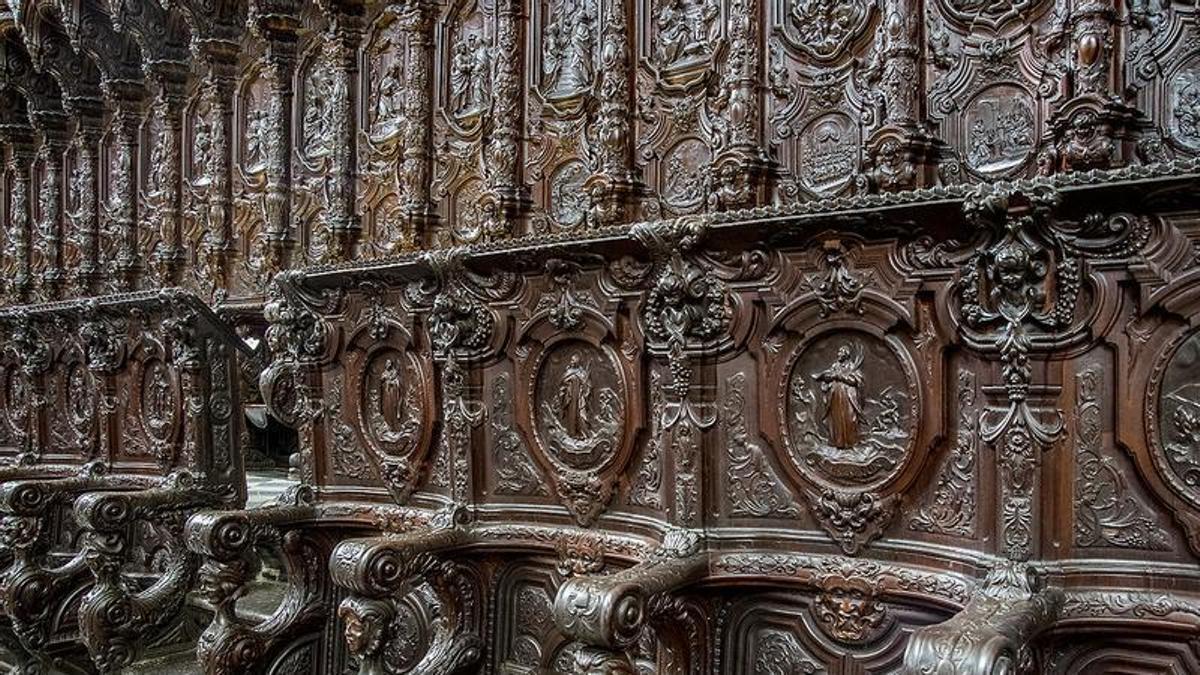 Detalles de la sillería de coro de la Mezquita-Catedral.