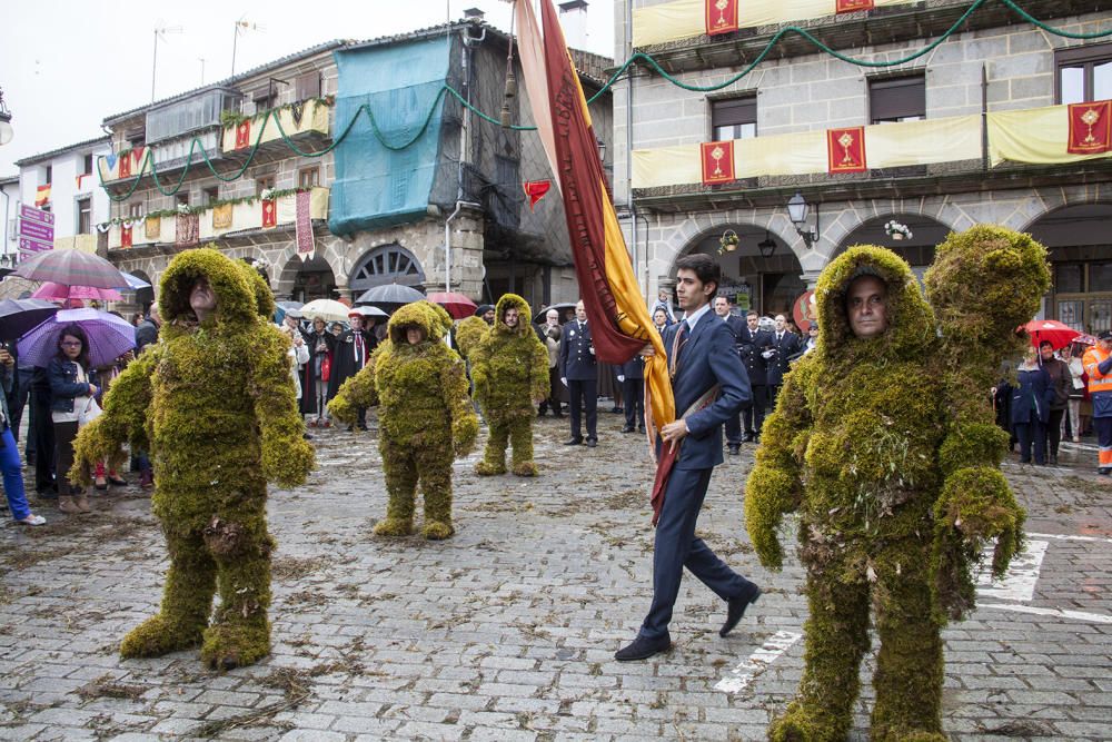 La lluvia desluce la tradición de los Hombres de M