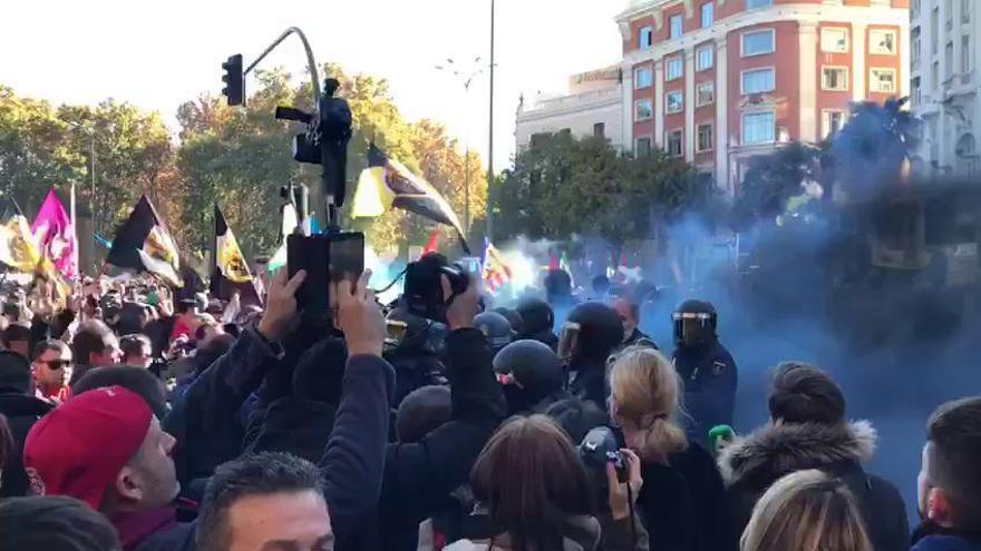 Miles de taxistas de toda España se manifiestan en Madrid contra los VTC
