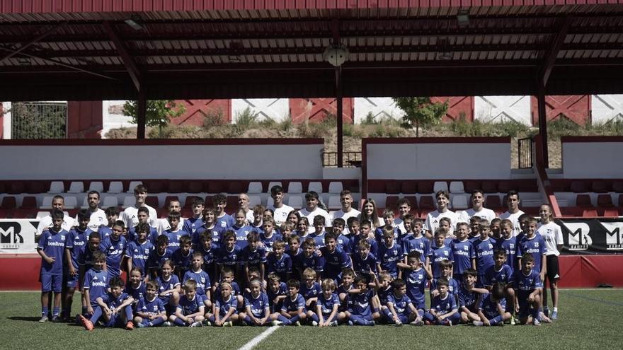 Entrevista amb el futbolista berguedà del FC Barcelona Marc Bernal al campus que organitza a Berga