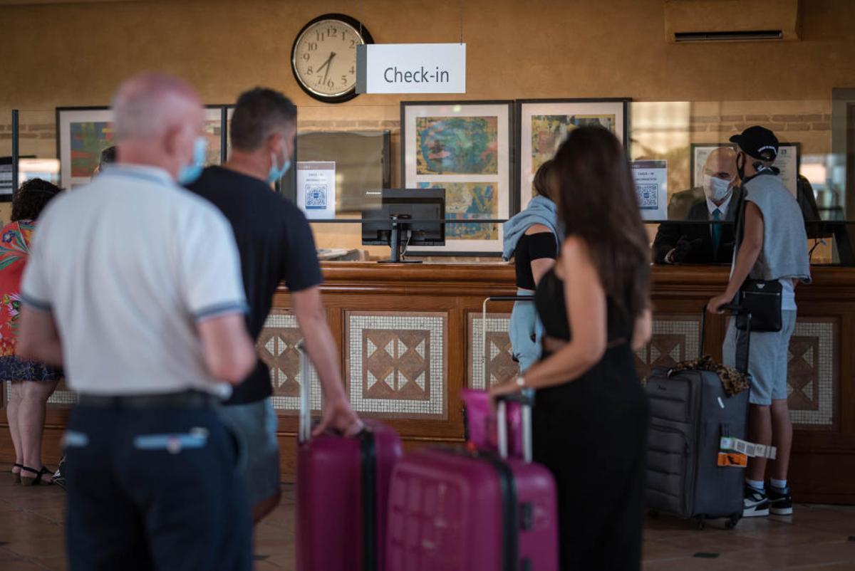Tenerife recibe el vuelo de la OMT.