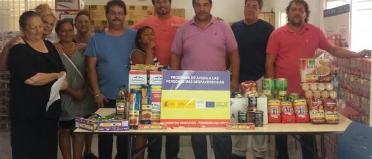 La Asociación Gitana reparte 10.000 kilos  de alimentos entre  92 familias de Sagunt