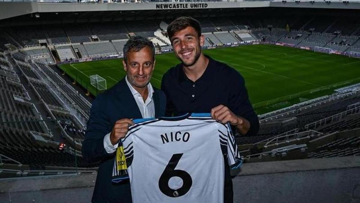 Nico Gonzalez poses with his new Newcastle United shirt during his unveiling at St James' Park