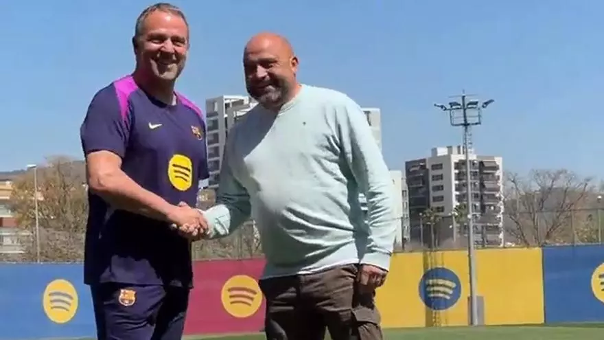 Hansi Flick y Manolo González se juntan en la previa del derby.